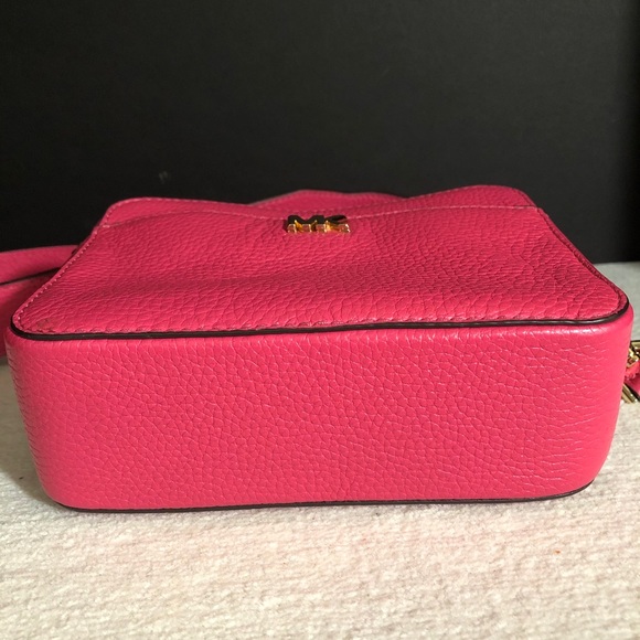 ‼️ SOLD! Michael Kors Cuteeee Camera Bag!! ‼️ - Picture 8 of 9